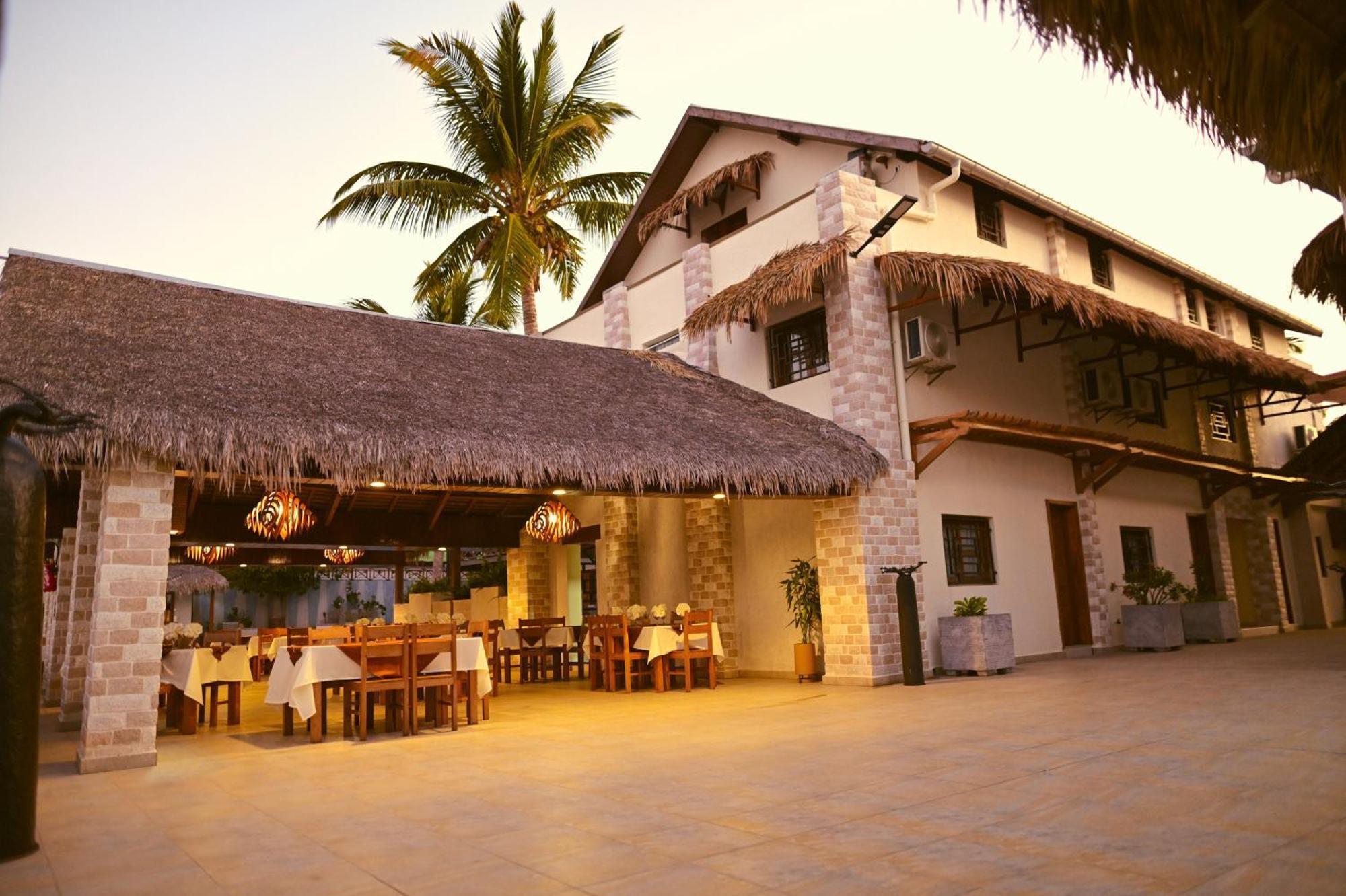Hotel Baobab Cafe Morondava Dış mekan fotoğraf